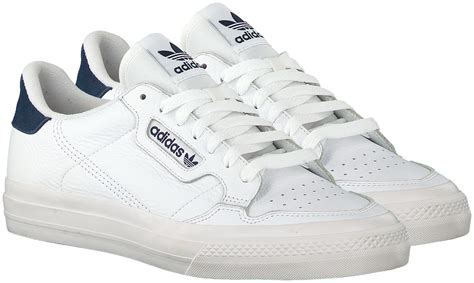 adidas turnschuhe weiss|Adidas weiße sneakers.